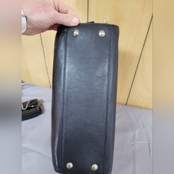 Coach Legacy Signature Chelsea with Hobo International Wristlet/Wallet Damaged - Picture 3 of 16